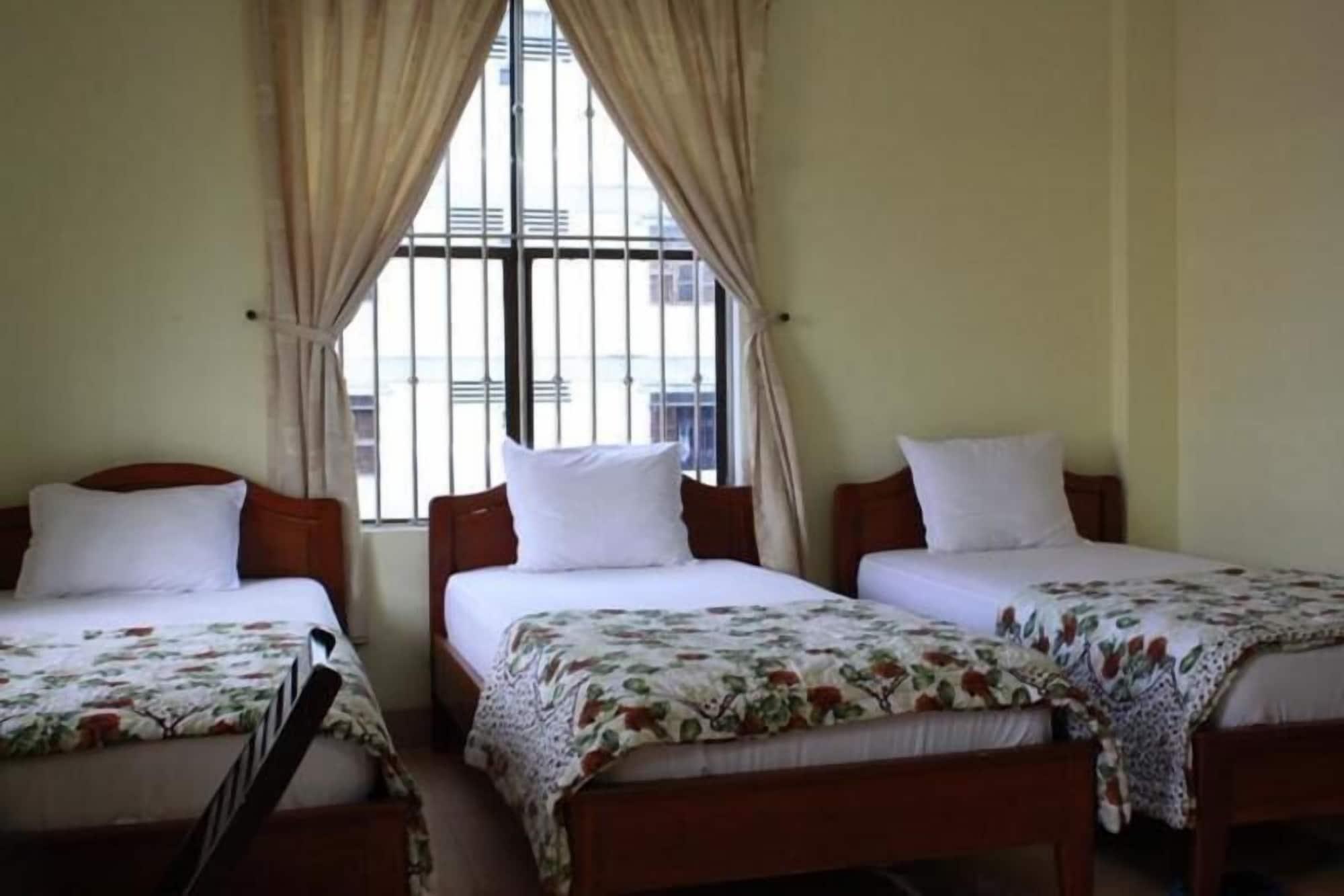 Phong Lan Guesthouse Hue Bagian luar foto